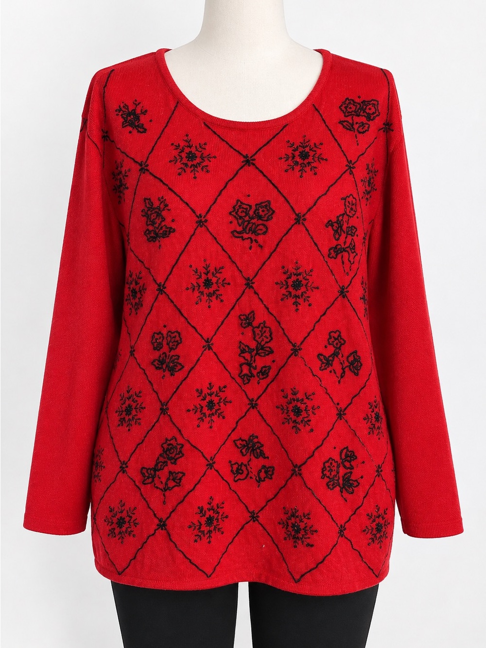 Jaclyn Smith Sweater L Red Black Snowflake Rose Argyle